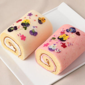 母の日に贈りたいシェ・ブランの【フラワーロールケーキ】が人気