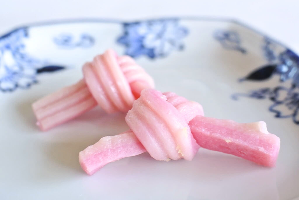 千代結び蒲鉾 かまぼこの飾り切り