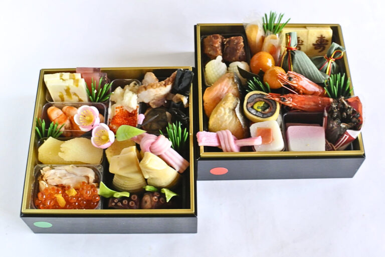 わらびの里のおせちの口コミ・評判｜和洋料亭おせち二段重を実食レビュー【2027年の値段と種類】