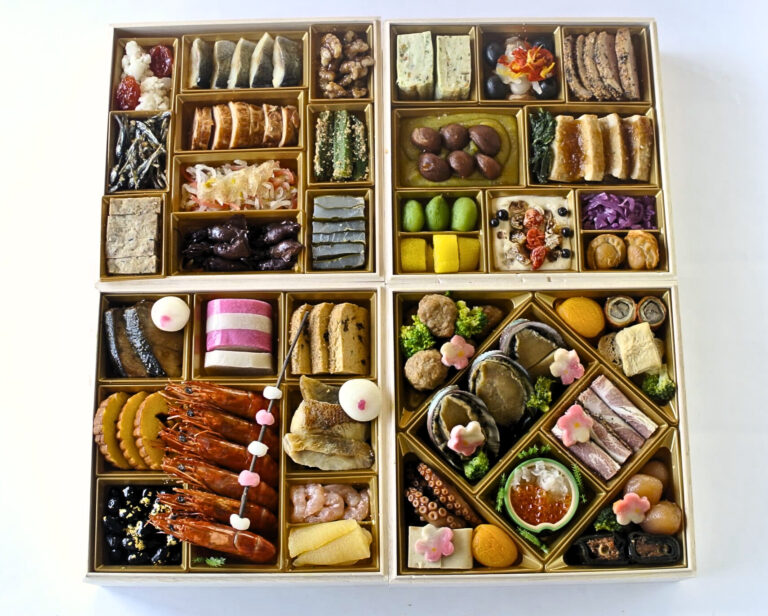 【千里山荘】おせち【与段重】を食べてみた感想、口コミ、レビュー